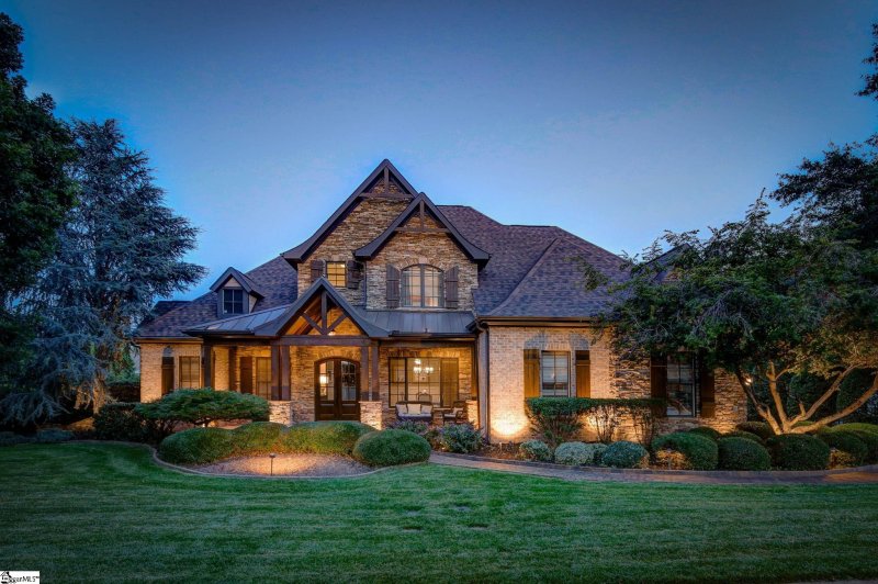 105 Powers Garden Road