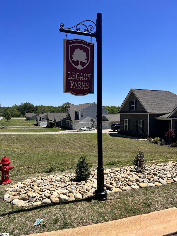 Property image 2 at 203 Legacy Lane, Pickens, SC 29671