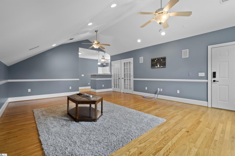 Property image 3 at 204 E Park Avenue, Greenville, SC 29601