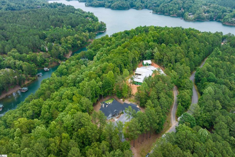 Property image 2 at 325 Long Cove Trail, Salem, SC 29676