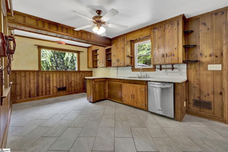 Property image 2 at 103 Cherokee Drive, Greenville, SC 29615