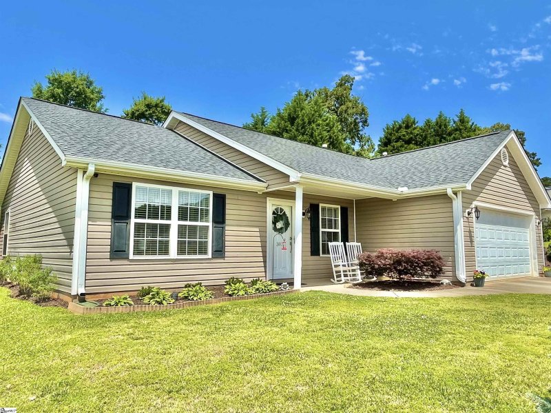 Property image 2 at 303 Lenhardt Road, Easley, SC 29640