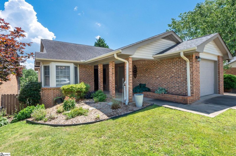 Property image 2 at 118 Hummingbird Ridge, Greenville, SC 29605