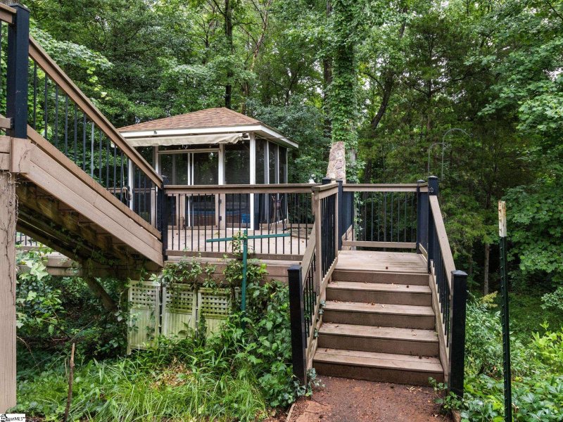 Property image 3 at 900 Medora Drive, Greer, SC 29650-4752