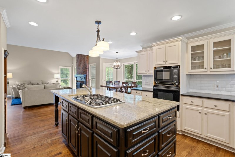 Property image 3 at 111 Squires Creek Road, Simpsonville, SC 29681-7262