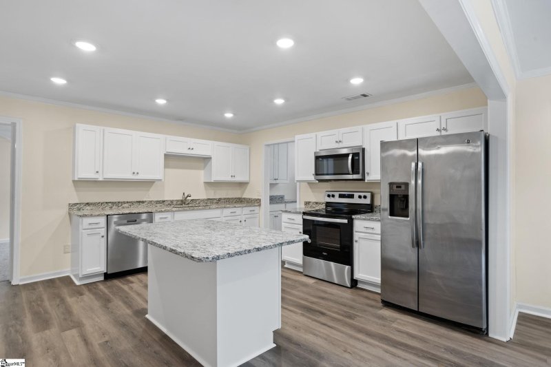 Property image 2 at 11 NOTCHWOOD Court, Greenville, SC 29611