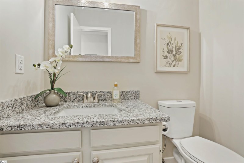 Property image 3 at 325 Skylark Circle, Greer, SC 29650