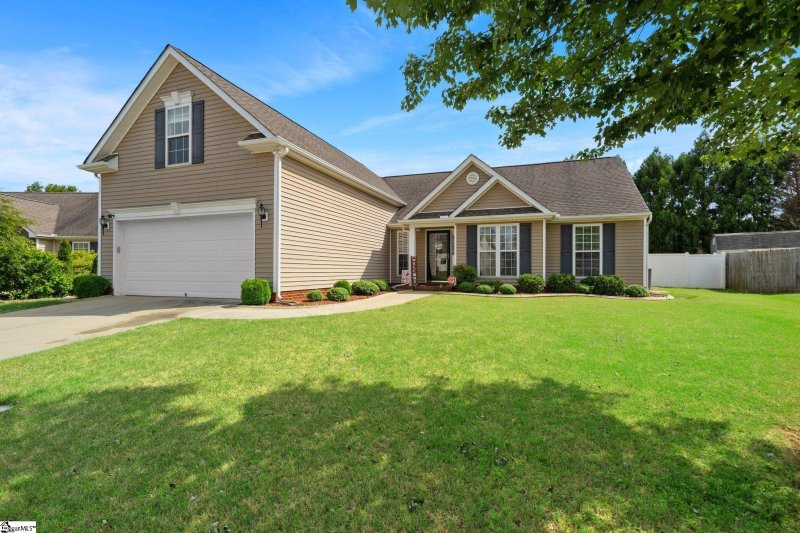 Property image 2 at 407 Plamondon Drive, Simpsonville, SC 29680