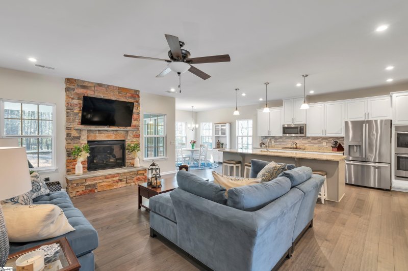 Property image 4 at 105 Fawn Hill Drive, Simpsonville, SC 29681