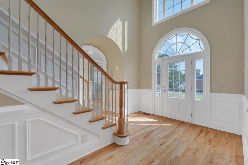 Property image 3 at 704 Carolina Bay Court, Simpsonville, SC 29681