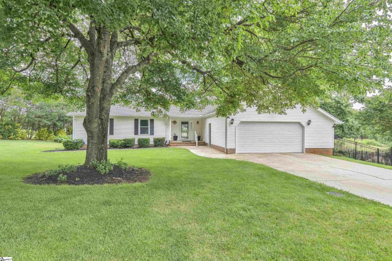 Property image 4 at 104 Capriole Court, Simpsonville, SC 29681