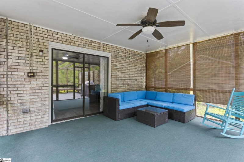 Property image 2 of 6 Crowndale Court in Gray Fox Run, Taylors, SC 29687
