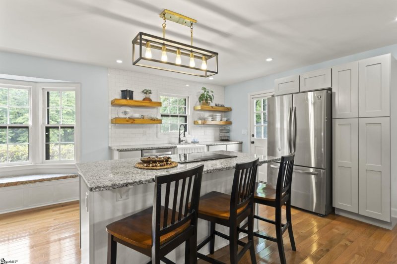 Property image 3 of 6 Crowndale Court in Gray Fox Run, Taylors, SC 29687