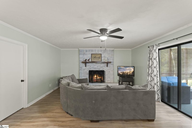 Property image 4 of 6 Crowndale Court in Gray Fox Run, Taylors, SC 29687