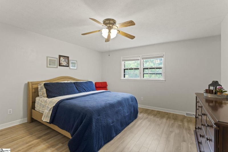 Property image 5 of 6 Crowndale Court in Gray Fox Run, Taylors, SC 29687