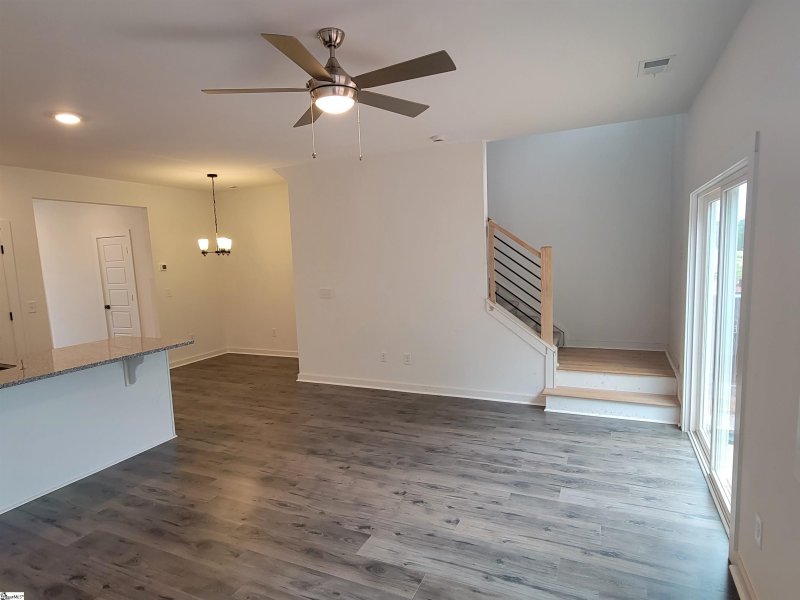 Property image 4 at 1206 Westgate Village Drive, Spartanburg, SC 29301-0000