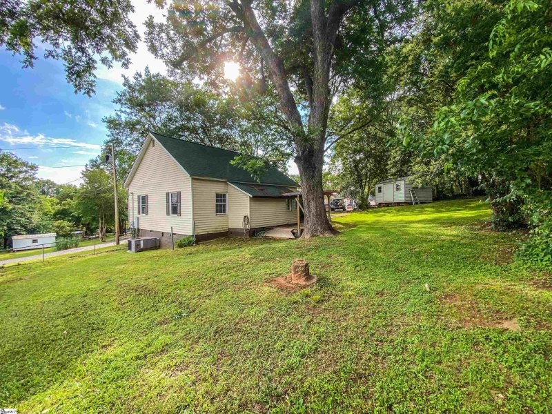 Property image 2 at 201 S Ninth Street, Easley, SC 29640