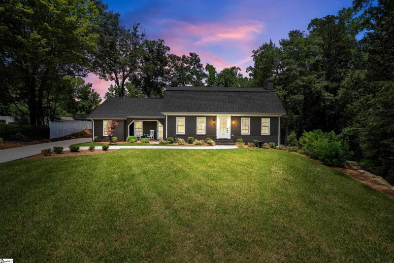 Property image 2 at 106 Ramblewood Lane, Greenville, SC 29615