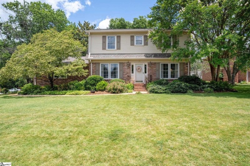 Property image 2 at 100 Lindmont Drive, Greenville, SC 29607