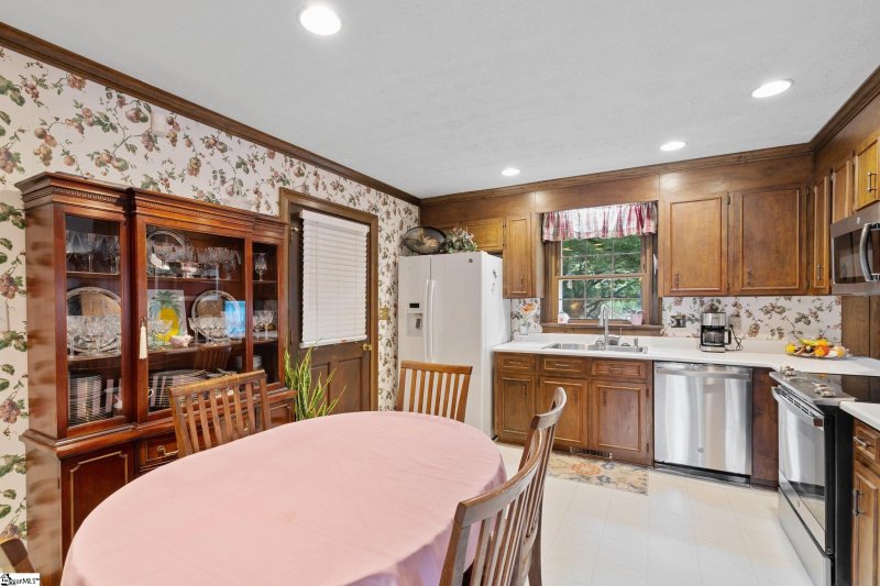 Property image 5 at 100 Lindmont Drive, Greenville, SC 29607