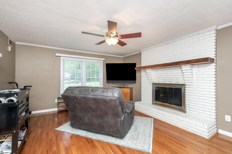 Property image 2 at 201 Stonegate Court, Easley, SC 29642