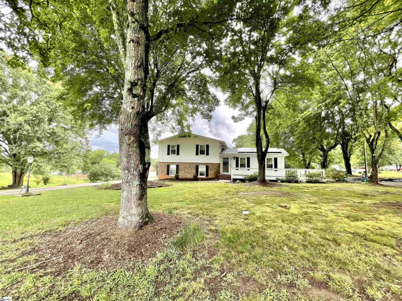 Property image 4 at 312 Lakeview Drive, Liberty, SC 29657