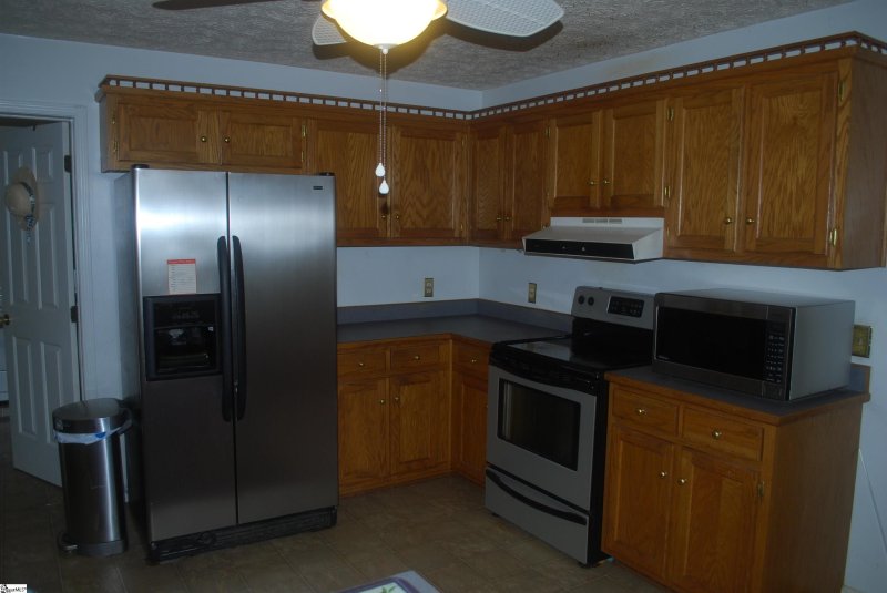 Property image 4 at 321 Grandwood Boulevard, Gray Court, SC 29645