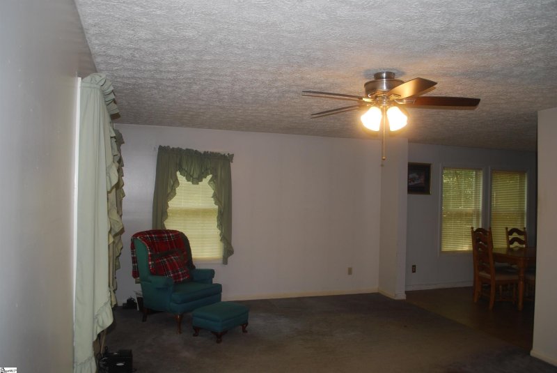 Property image 5 at 321 Grandwood Boulevard, Gray Court, SC 29645