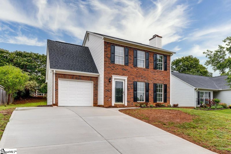 Property image 2 at 421 Riverside Chase Circle, Greer, SC 29650