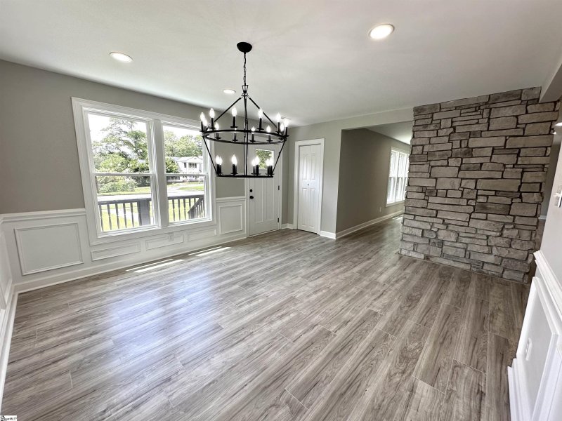 Property image 5 at 127 E Victoria Road, Spartanburg, SC 29301