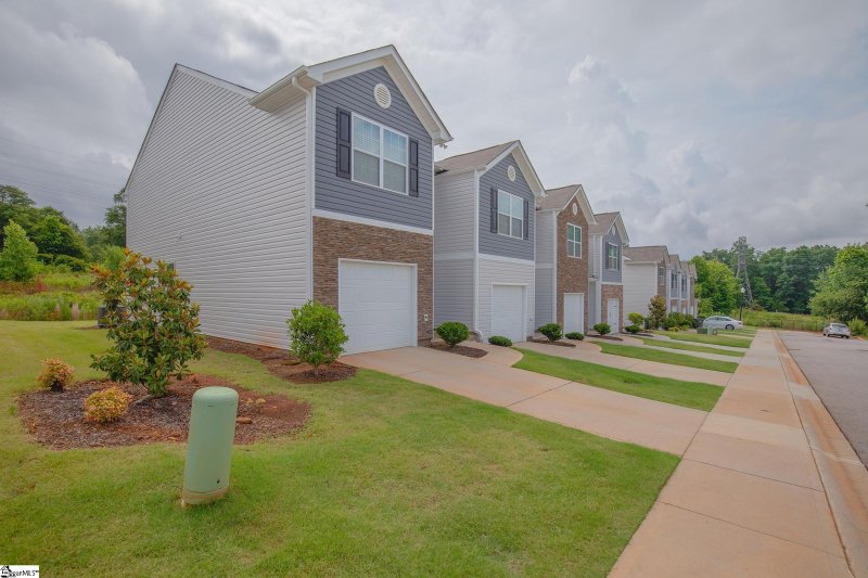 Property image 2 at 103 Moorlyn Lane, Greer, SC 29650