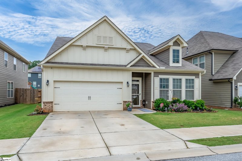 Property image 2 at 614 Troutdale Lane, Simpsonville, SC 29680