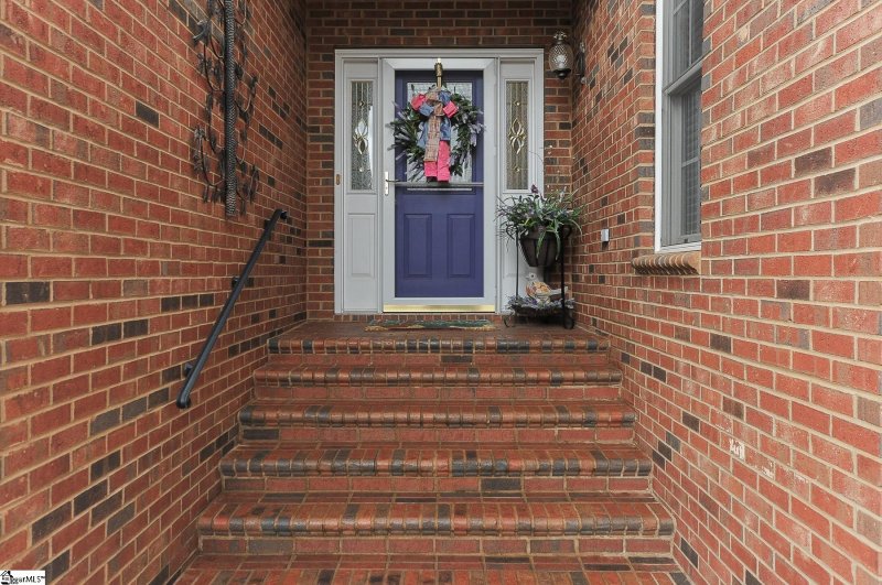 Property image 3 at 220 Redspire Drive, Greenville, SC 29617