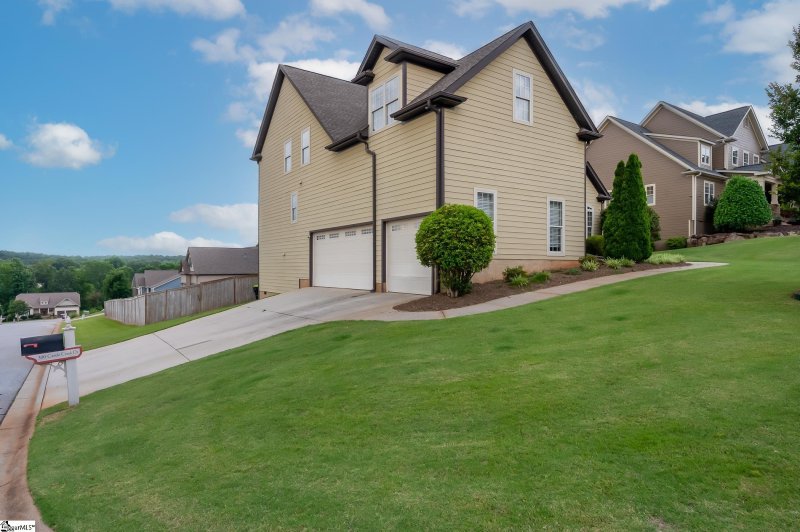 Property image 2 at 300 Castle Creek Drive, Greer, SC 29651-2106