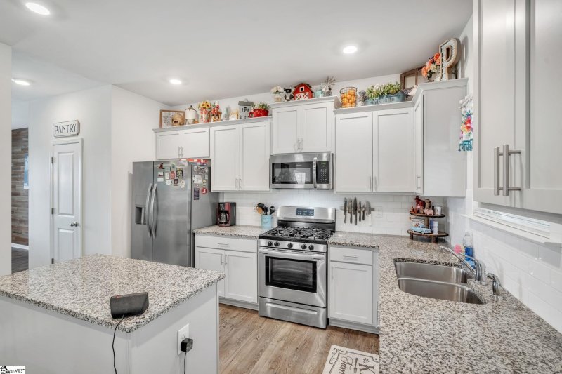 Property image 2 at 750 Liberty Walk Lane, Simpsonville, SC 29681