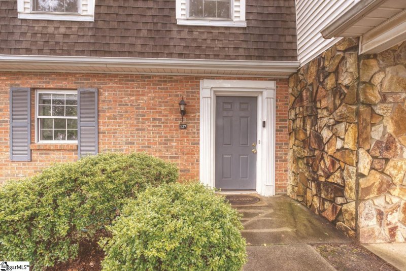 Property image 2 at 127 Shady Tree Drive, Taylors, SC 29687