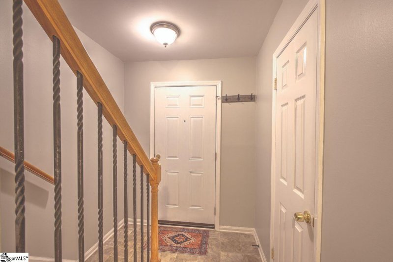 Property image 3 at 127 Shady Tree Drive, Taylors, SC 29687