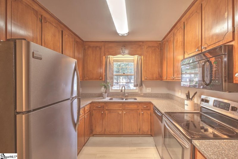 Property image 4 at 127 Shady Tree Drive, Taylors, SC 29687