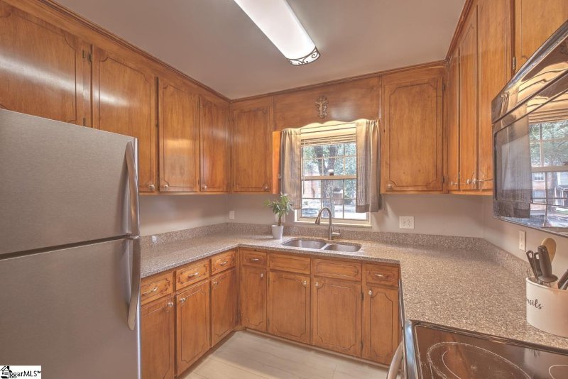 Property image 5 at 127 Shady Tree Drive, Taylors, SC 29687