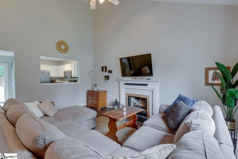 Property image 3 at 3 Wakulla Court, Simpsonville, SC 29681-6368