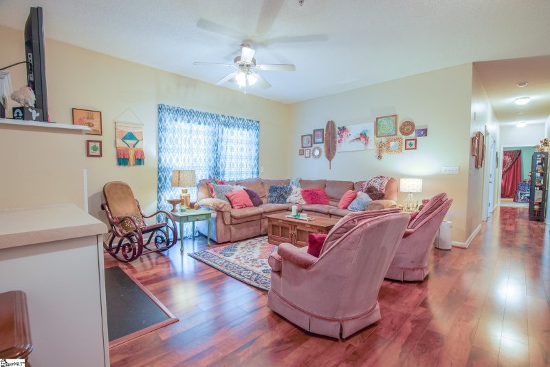 Property image 3 at 401 McKenna Circle, Greenville, SC 29615
