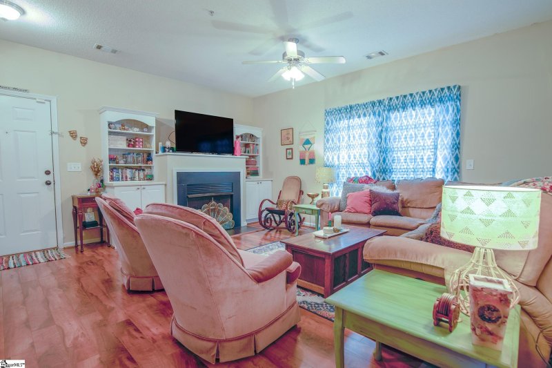 Property image 4 at 401 McKenna Circle, Greenville, SC 29615