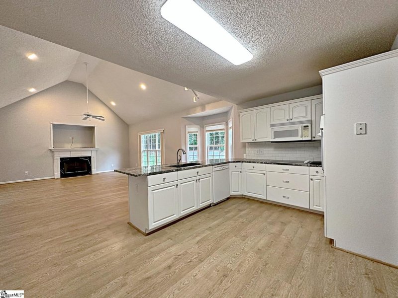 Property image 3 at 200 Holly Chase Drive, Piedmont, SC 29673