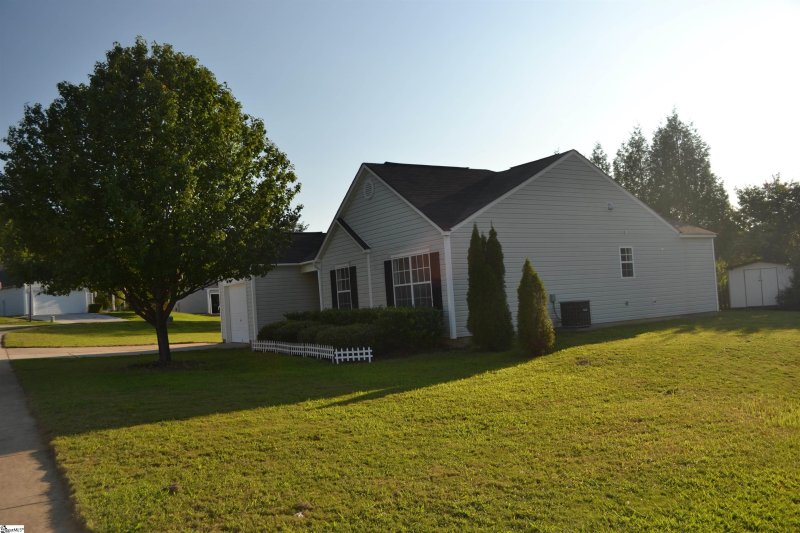 Property image 2 at 201 Winding Willow Trail, Taylors, SC 29687