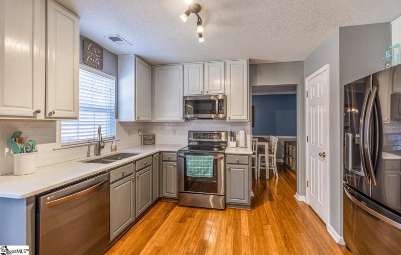 Property image 2 at 106 Garfield Lane, Simpsonville, SC 29681