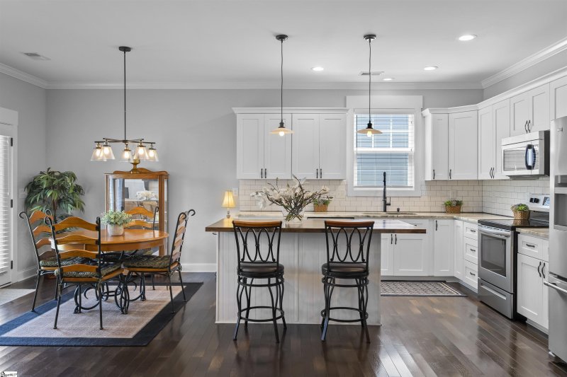 Property image 3 at 709 Landrum Trail, Landrum, SC 29356