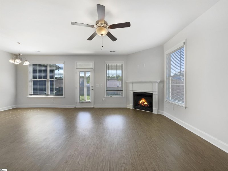 Property image 3 at 558 Chantry Lane, Moore, SC 29369