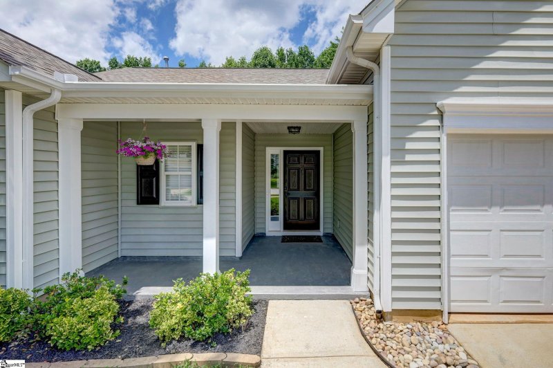 Property image 2 at 319 Highgate Circle, Greer, SC 29650