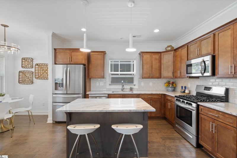 Property image 3 at 19 Greenridge Drive, Greenville, SC 29607