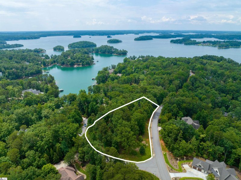 Property image 4 at 145 Westlake Drive, Seneca, SC 29672